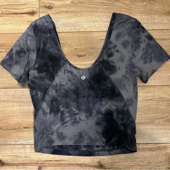 lululemon athletica Charcoal Tie-Dye Scoop Crop Tee - Picture 3 of 3